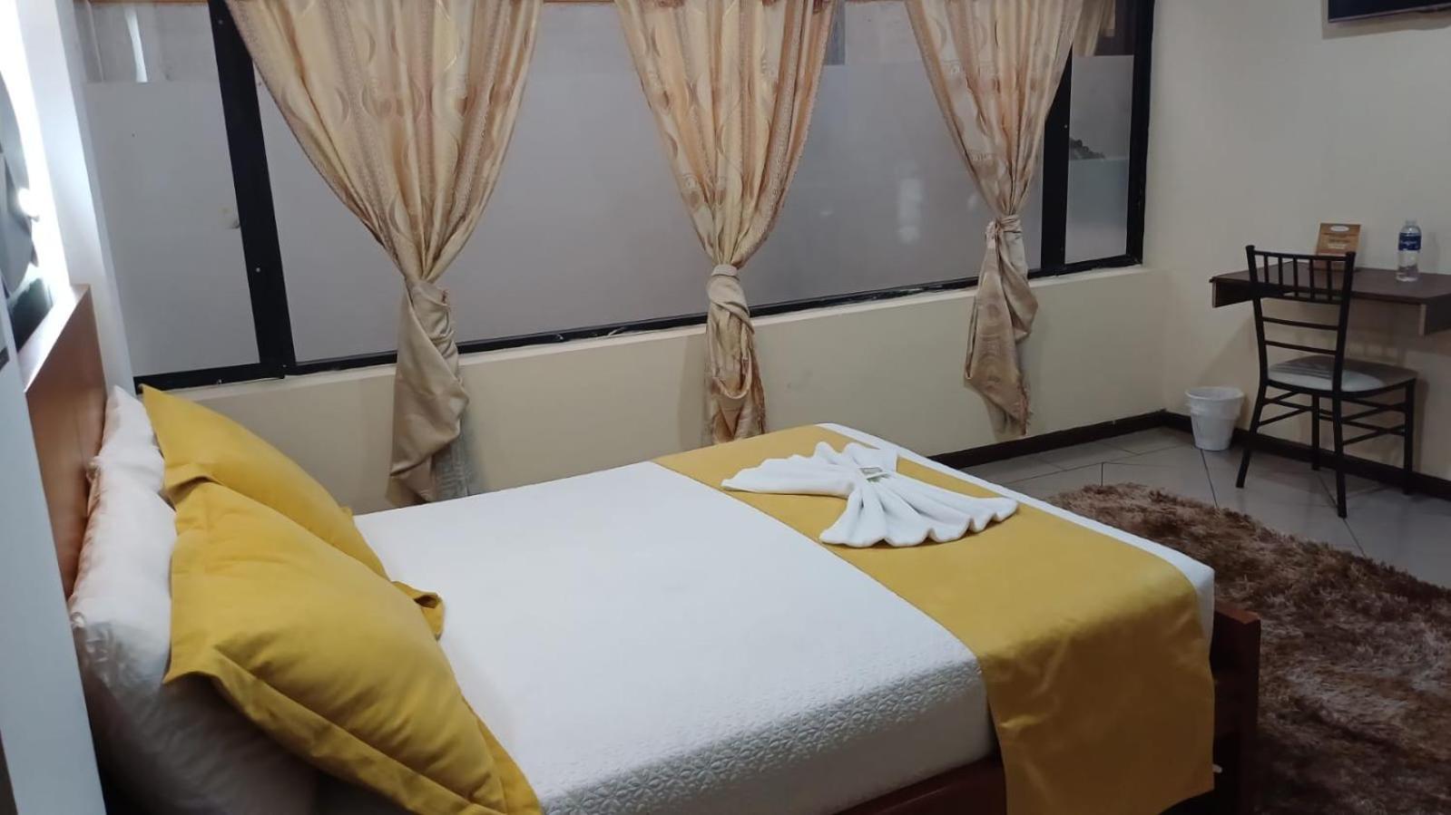 Hotel Miraflores 이바라 외부 사진